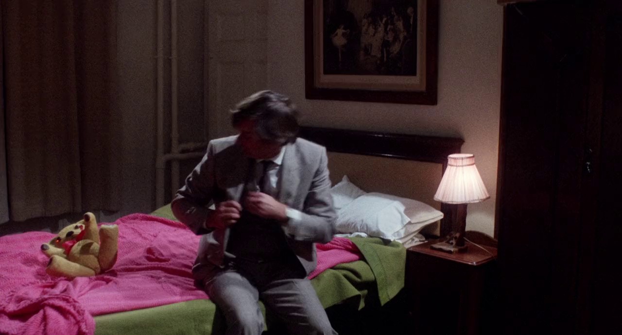 Bloodbath at the House of Death (1984) BluRay English 720p x264 AVC AAC 2.0.mkv.0004